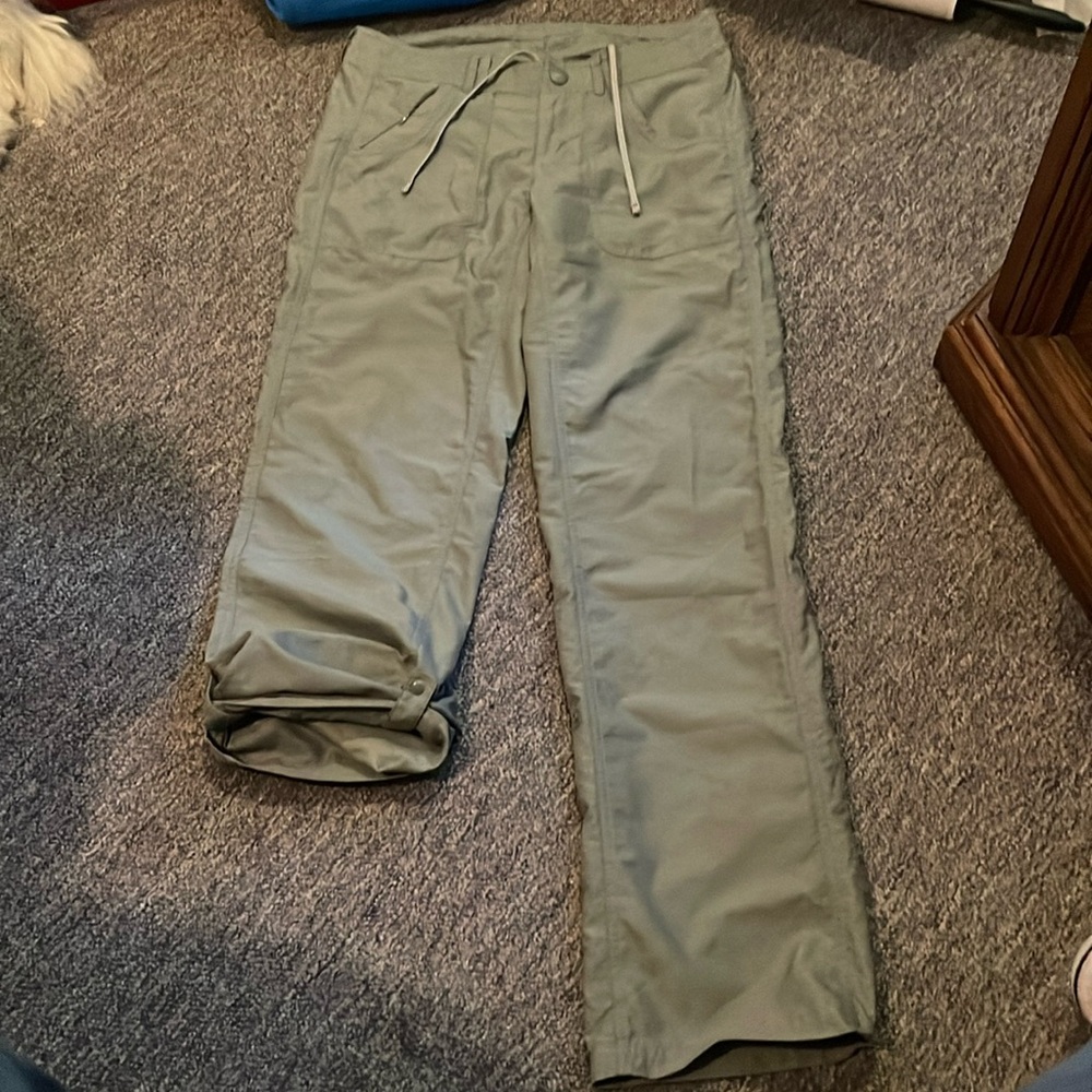 The North Face causal nylon pants sz 0 EUC